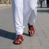 حذاء سعودي كاجول بريميوم جلد البقر باللون العنابي...