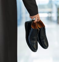 حذاء (CLASSIC) اكسفورد فاخر باللون الأسود