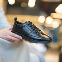 حذاء (DAILY) مودرن بتصميم فاخر باللون الأسود