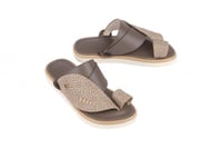 صندل مودرن أطفال جلد مجدول لون بيج وترابي