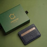 محفظة كروت كلاسيكية باللون الكحلي