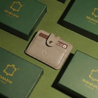 محفظة مودرن باللون البيج