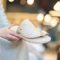 حذاء سعودي كاجول بريميوم جلد البقر باللون البيج 7t...