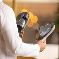 حذاء سعودي كاجول جلد البقر باللون الرصاصي 5th Coll...