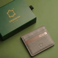 محفظة كلاسيكية باللون البيج