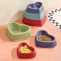 صحن بلاستيك على شكل قلب الوان مختلفة