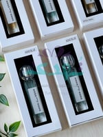 درزن عطور أنيقة