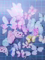 40 استكر الفراشات الورديه