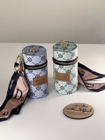 ميدالية حقيبة عطر او روج