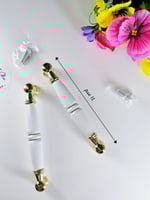 مسكه يد ذهبي وابيض