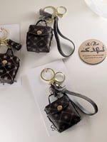 ميدالية حقيبة ايربودز جلد