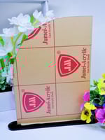 لوح اكريلك A4 شفاف نصف مقوس مع قاعدة