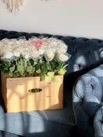 بوكس اكريلك تقديم الورد