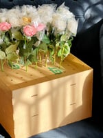 بوكس اكريلك تقديم الورد