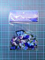 40 استكر الفراشات الزرقاء