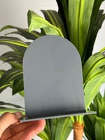 اكريلك مقوس مع قاعده مقاس ( 10* 13 سم )