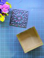 بوكس شفاف بغطاء خشبي ( 10*10 * 7 ) سم