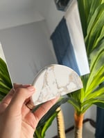 قاعدة رخام نص دائرة