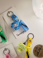 ميداليات الخروف الملونة