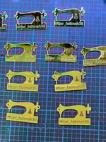 حفر اسم لوقو ماكينة خياطة اكريلك