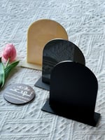 اكريلك مقوس مع قاعده مقاس ( 10* 13 سم )