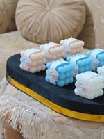 قاعدة تنسيق خشب مغلف مخمل اسود