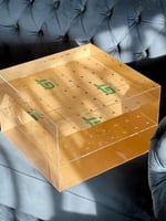 بوكس اكريلك تقديم الورد