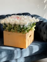 بوكس اكريلك تقديم الورد