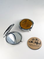 توزيعات مرايا بحفر ليزر