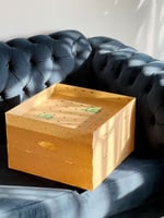 بوكس اكريلك تقديم الورد