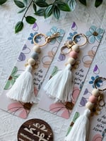 6 توزيعات ميدالية مكرمية