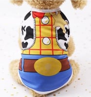 ملابس للقطط والكلاب الاليفة