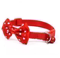 فيونكة منقطة مع جرس