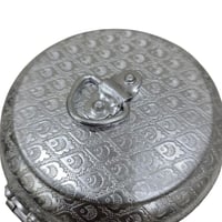 مطبقية بقفل ابو تاج منقوش م 8