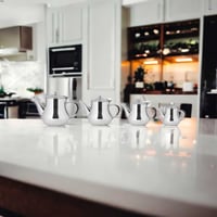 ابريق استيل يد جنب 18/8