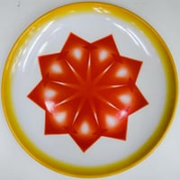 صحن ميلامين غضار احمر