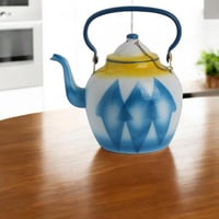 ابريق غضار ازرق