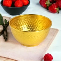 طاسة منقوش ذهبي