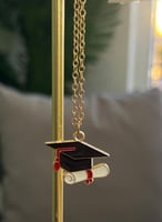 سلاسل وميداليات التخرج