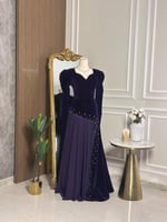 6802 - فستان سهرة مخملي بنفسجي داكن بتفاصيل لامعة