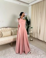 5702 -فستان كلاسيكي بلمسة جميلة