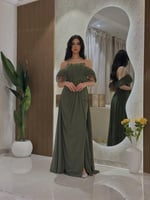 6852-فستان سهره اخضر زيتوني بتصميم ملفت و خلاب