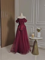 6771 - فستان سهرة عودي فاخر بتفاصيل لامعة