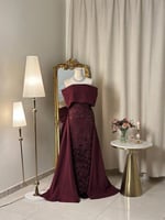 6447- فستان عودي فاخر بلمسة عصرية