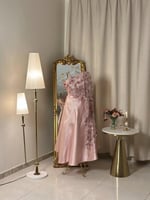 6448- فستان وردي ناعم بلمسة رومانسية