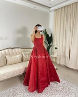 6133- فستان أحمر ملكي بفخامة ساحرة