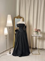 6387- فستان أسود ملكي بلمسة فخامة أنيقة