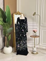 6882 -فستان مخملي أسود مطرز بزهور فاخرة ولمسة أنثو...