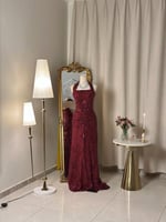 6463 - فستان سهرة برغندي لامع بتصميم ساحر