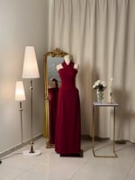 6441- فستان سهرة بورغندي أنيق بلمسة عصرية